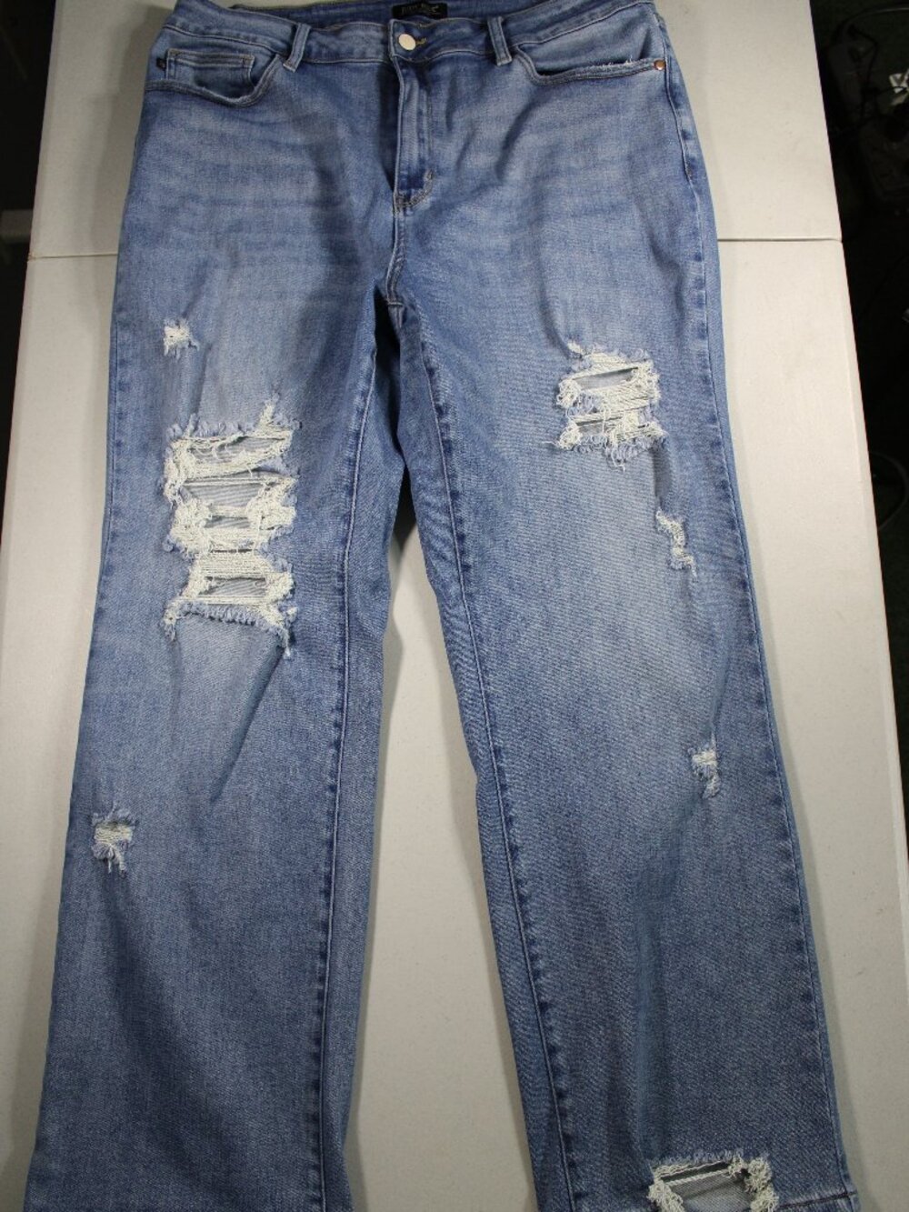Judy Blue Women's Medium-Light Wash Distressed Straight Fit Denim Jeans